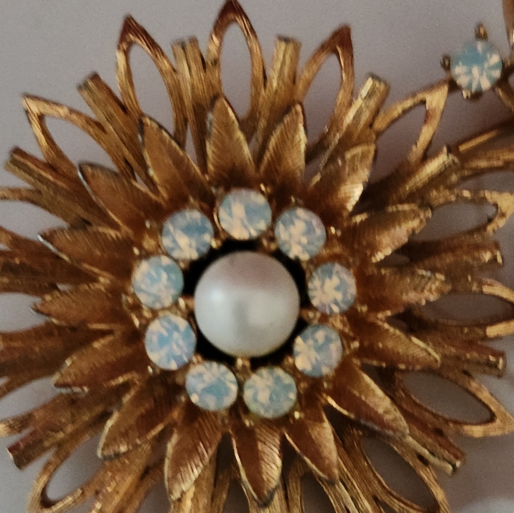 Brooch - Picture 3 of 4